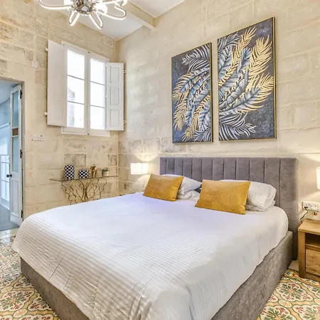 Luxury House Case de vacanță Sliema