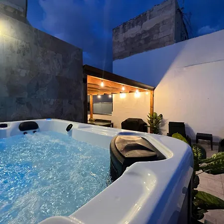 Luxury House *