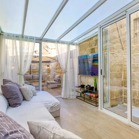 Luxury House * Sliema