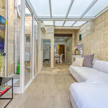 Luxury House * Sliema