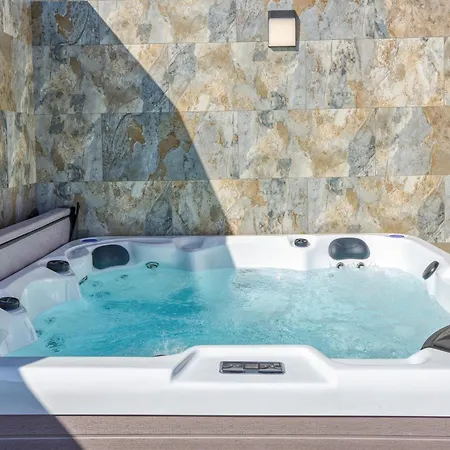 Дом отдыха Luxury House *